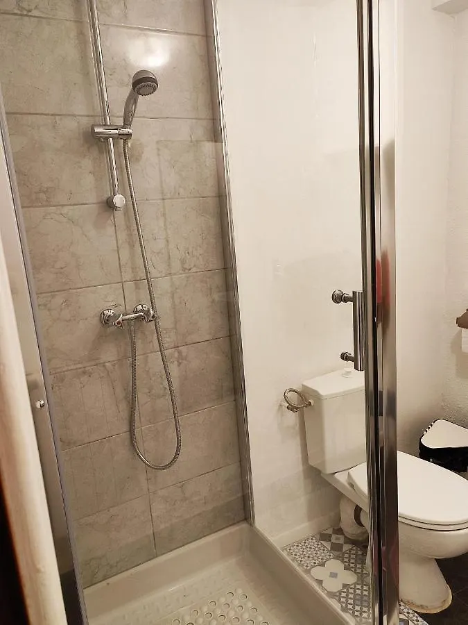 Hotel Le Calypso Hyères 2*,