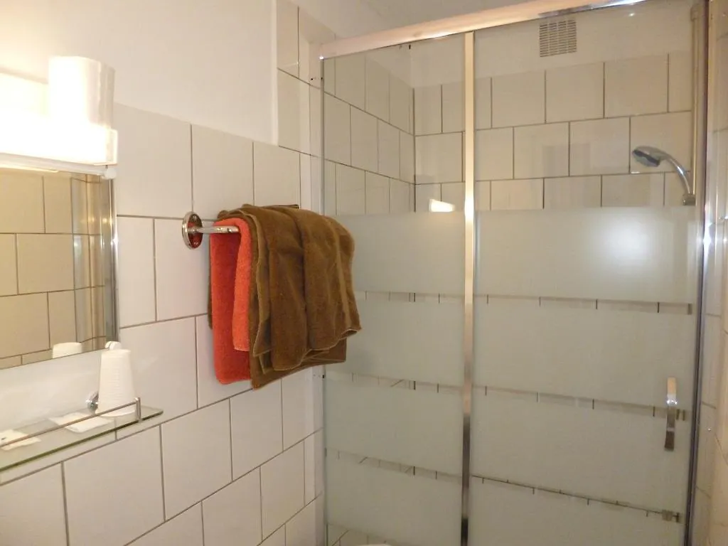 Hotel Le Calypso Hyeres 2*,