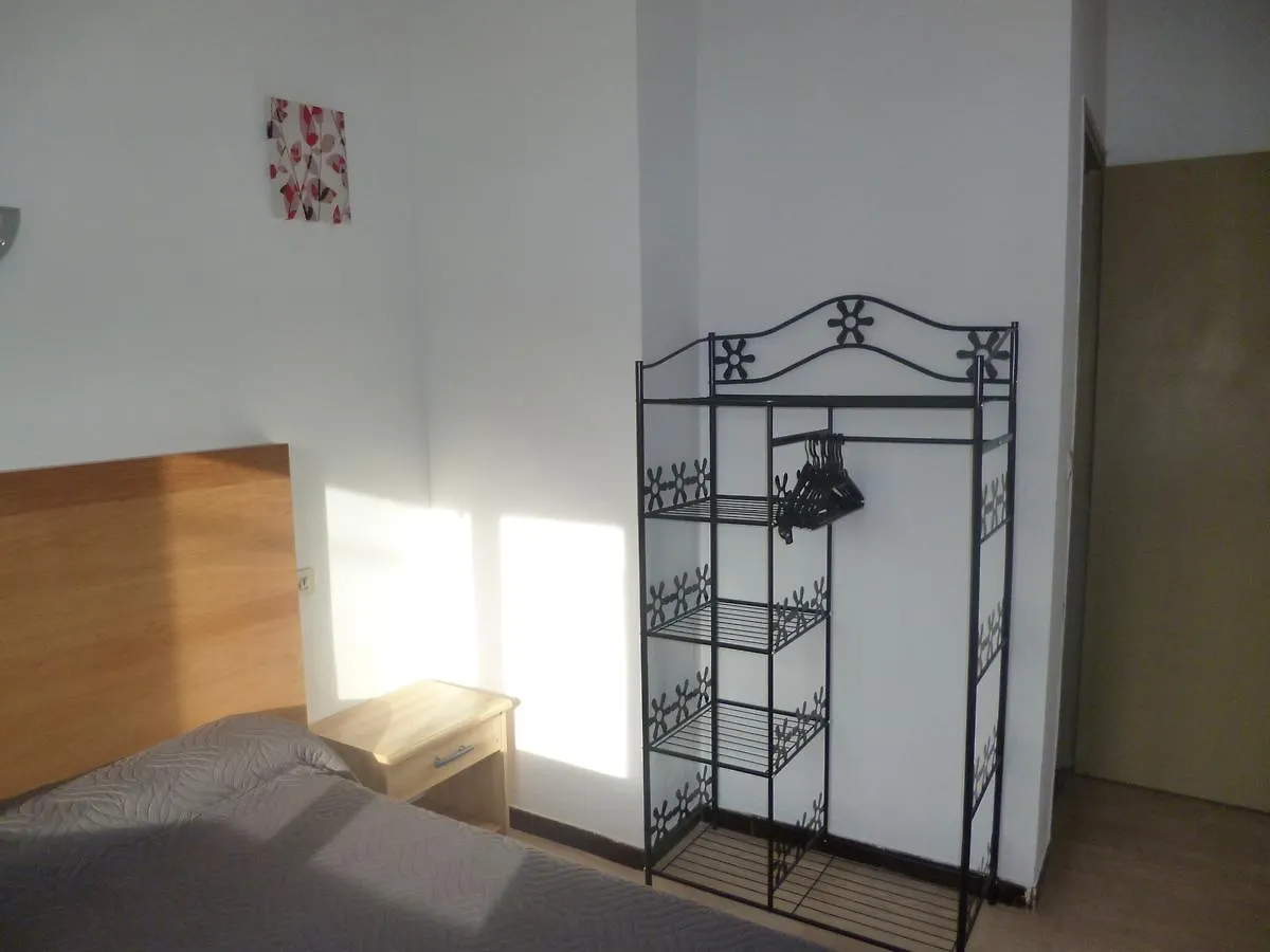 Hotel Le Calypso Hyeres 2*,