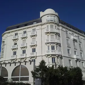 appartement-avec-vue-exceptionnelle-sur-biarritz.biarritzhotels.info/